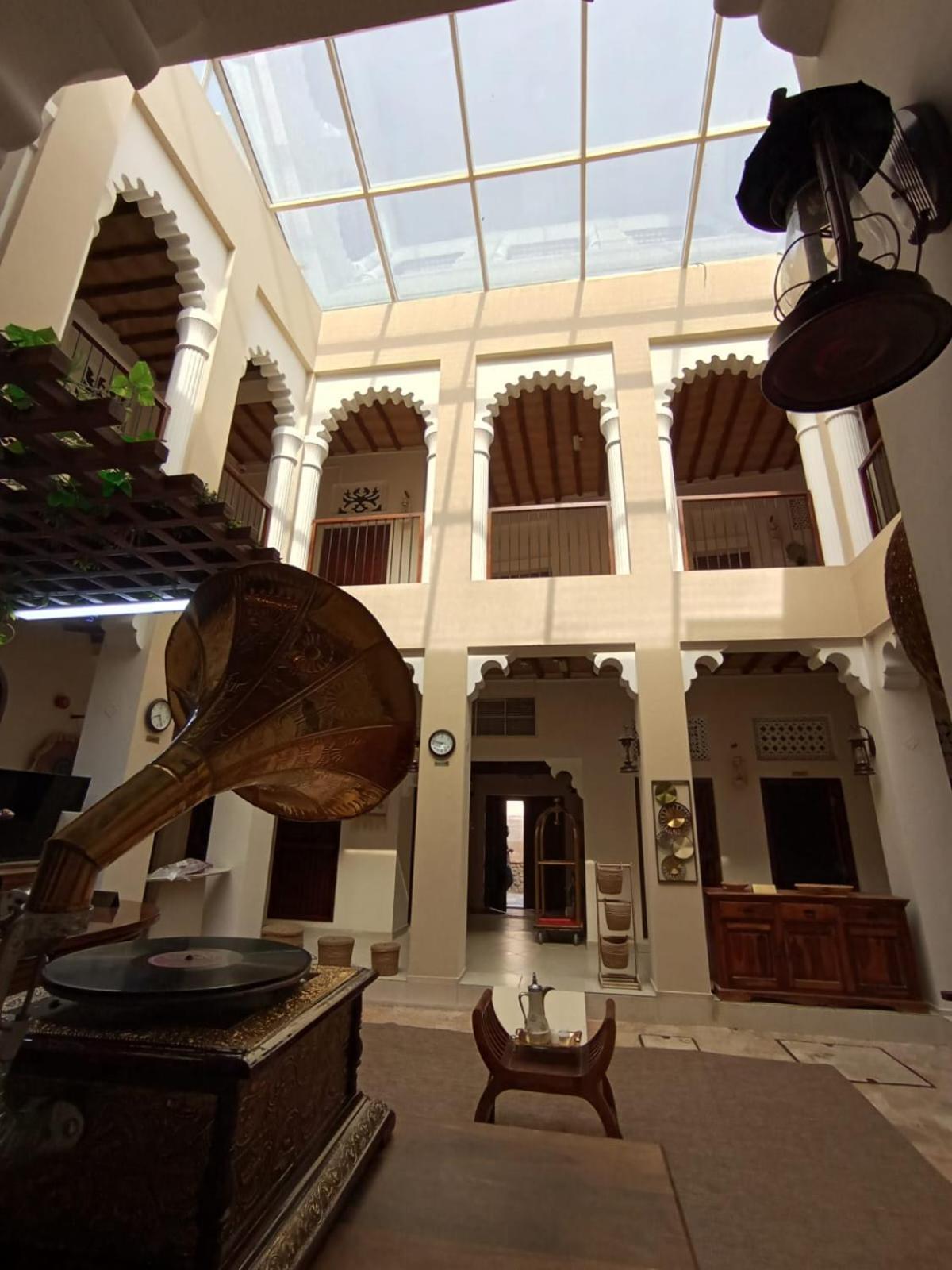 Hyba Heritage Hotel Dubai Exteriör bild